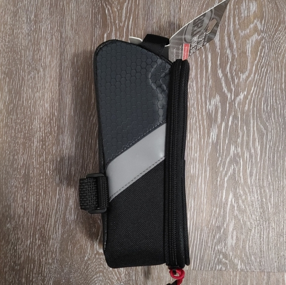 New Bell Stowaway 450 Top Tube Phone Bag - Picture 5 of 8